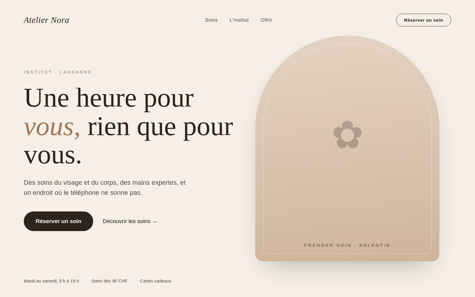 Démo de site pour un institut de beauté, ambiance crème et douce